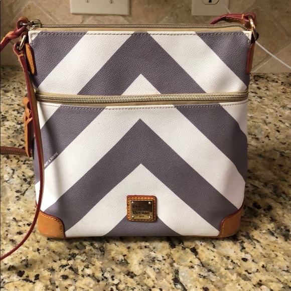 Dooney & Bourke Handbags - Dooney and Bourke Crossbody Purse
